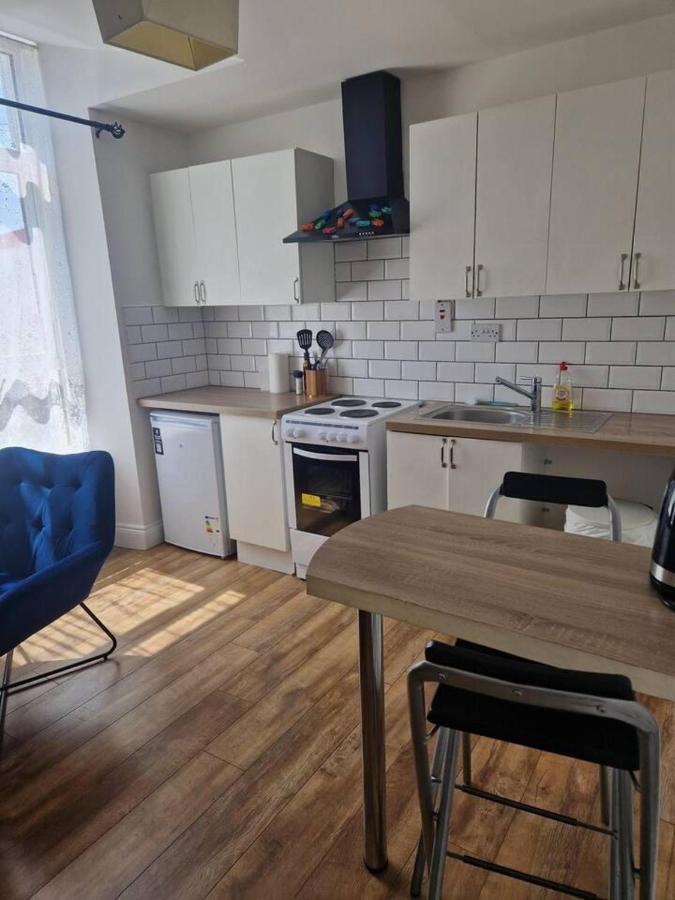 Beautiful 1-Bed Apartment In קורק מראה חיצוני תמונה