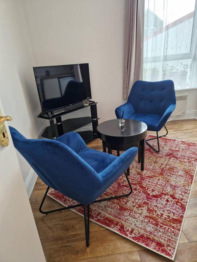 Beautiful 1-Bed Apartment In קורק מראה חיצוני תמונה