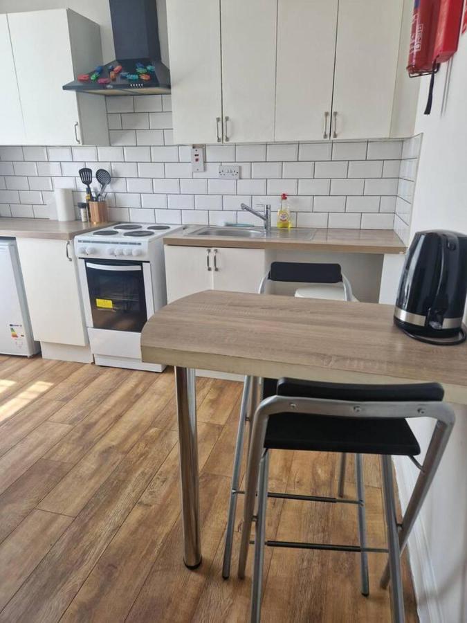 Beautiful 1-Bed Apartment In קורק מראה חיצוני תמונה