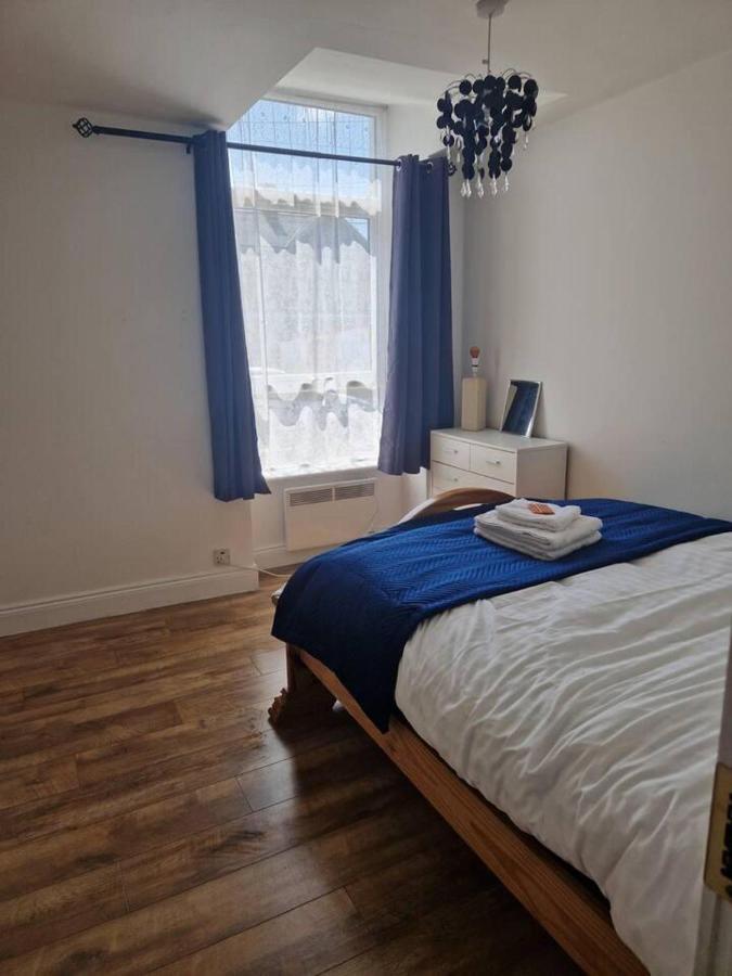 Beautiful 1-Bed Apartment In קורק מראה חיצוני תמונה