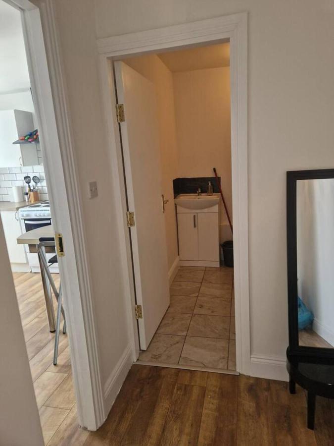 Beautiful 1-Bed Apartment In קורק מראה חיצוני תמונה