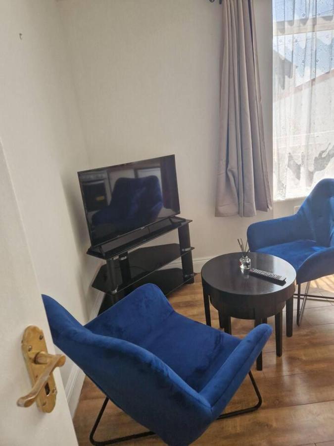 Beautiful 1-Bed Apartment In קורק מראה חיצוני תמונה